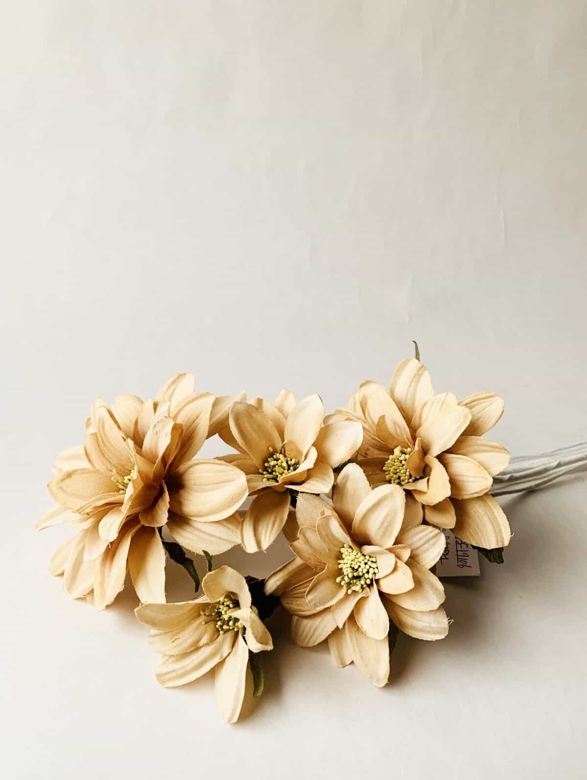 Dahlia Bukett beige