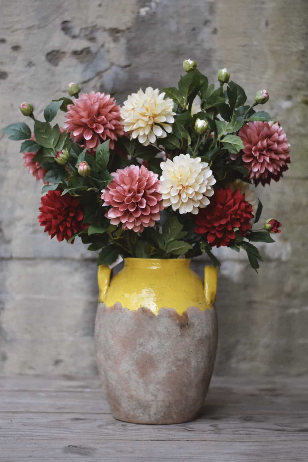 Dahlia Støvet Creme