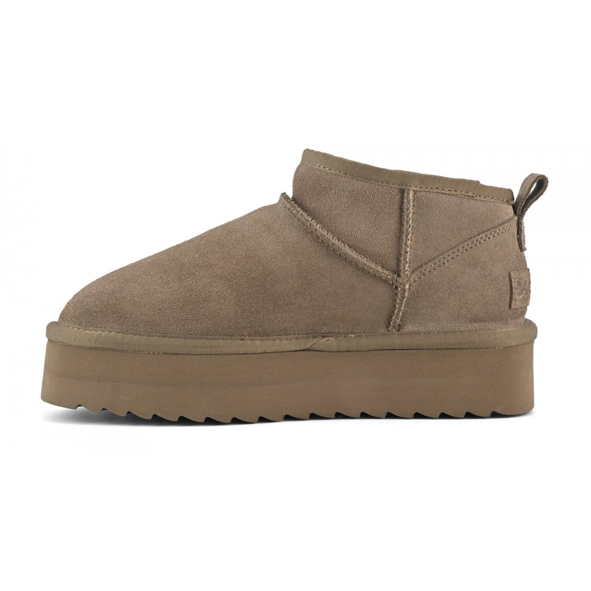 Platform winter boot in suede