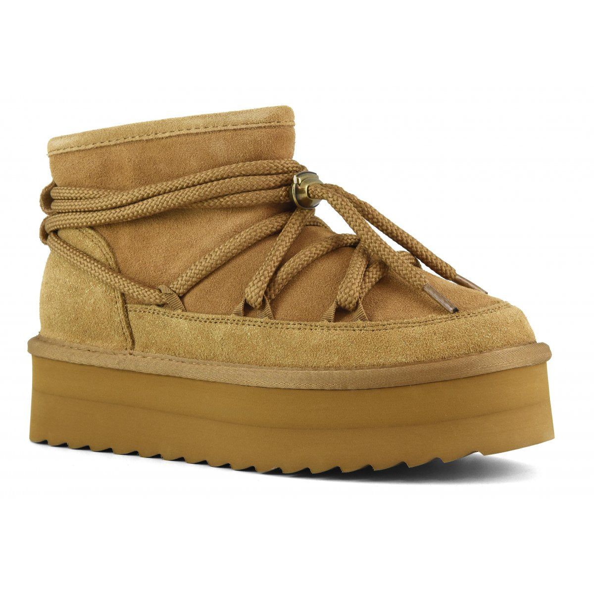 Short platform montain look