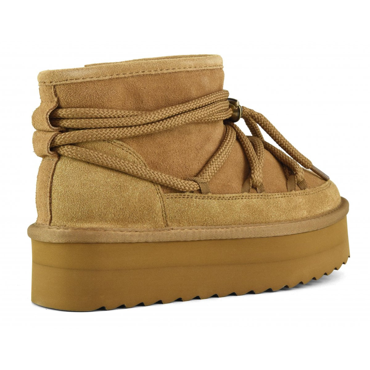 Short platform montain look