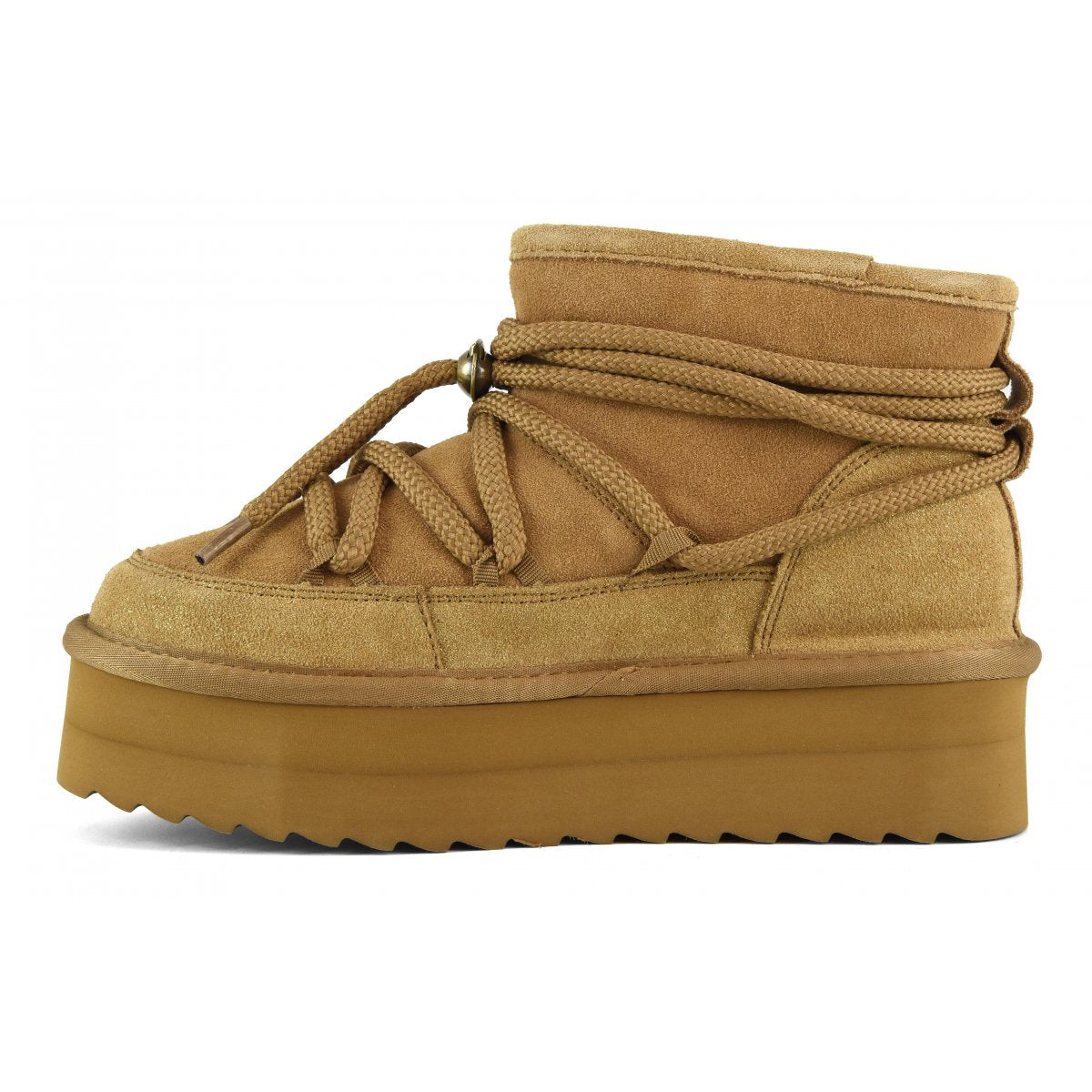 Short platform montain look
