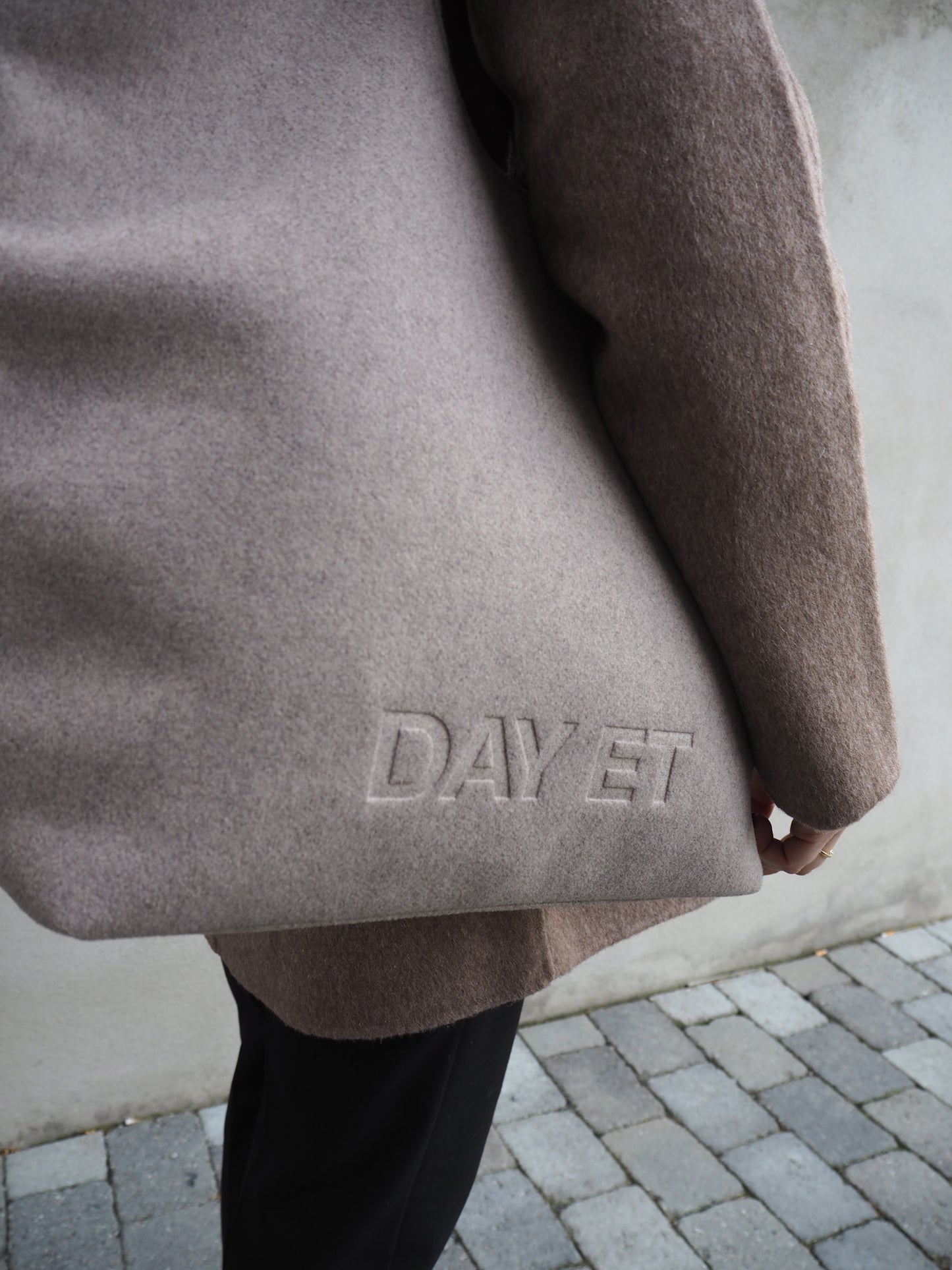 DAY WOOLEN TOTE