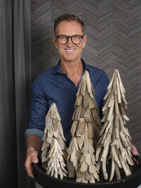 Nyanga tre i drivved lite