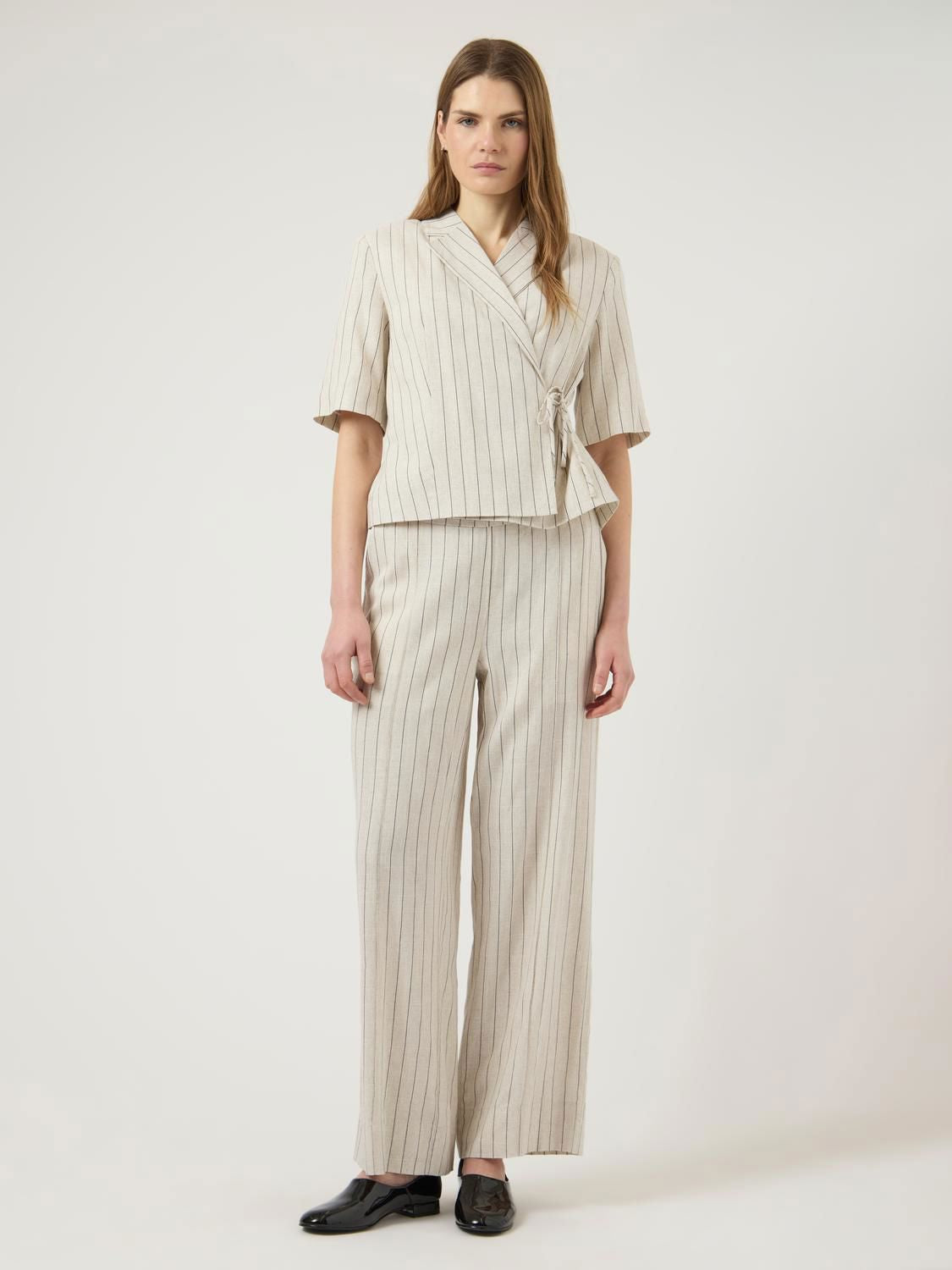 Yaslinura 2/4 Linen Blend Blazer