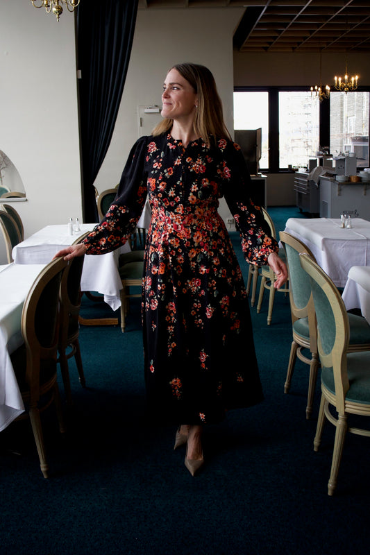 Vielma Bai O-Neck Ls Ankle Dress/ln