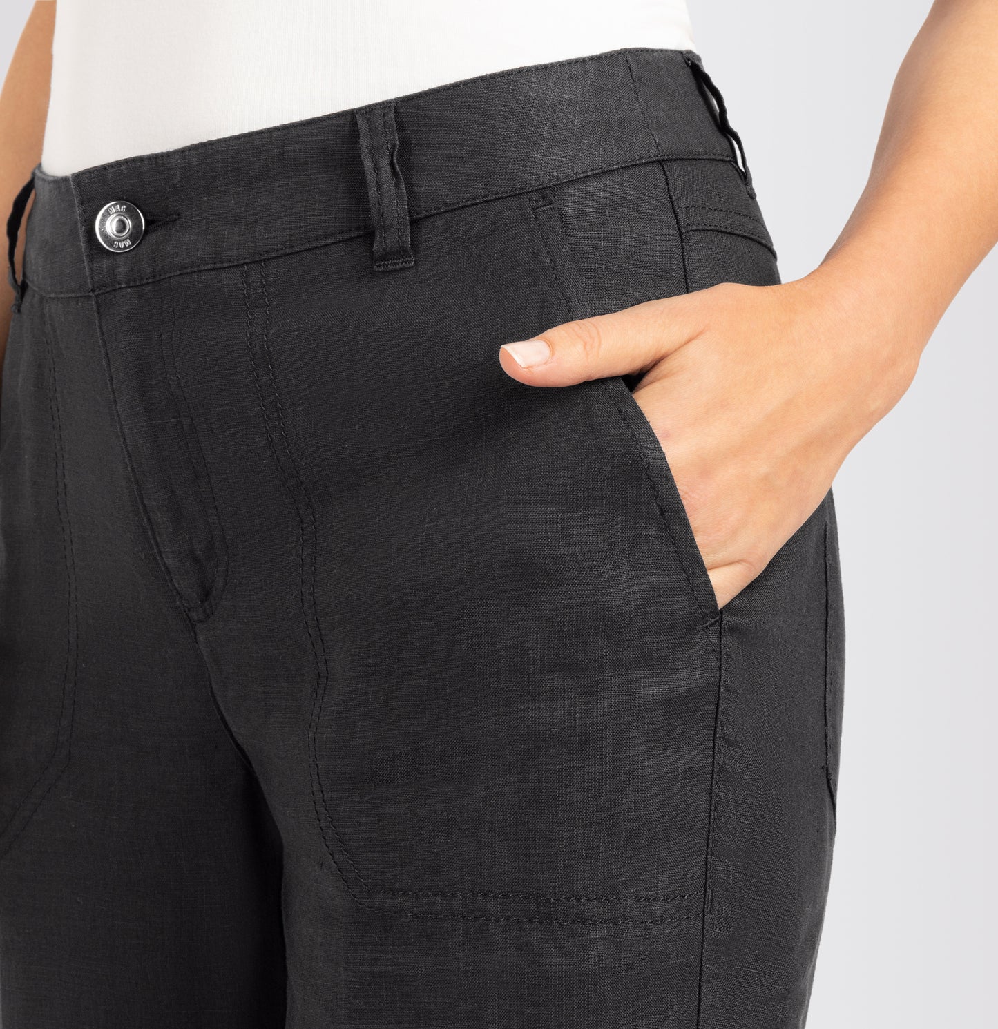 NORA cropped black