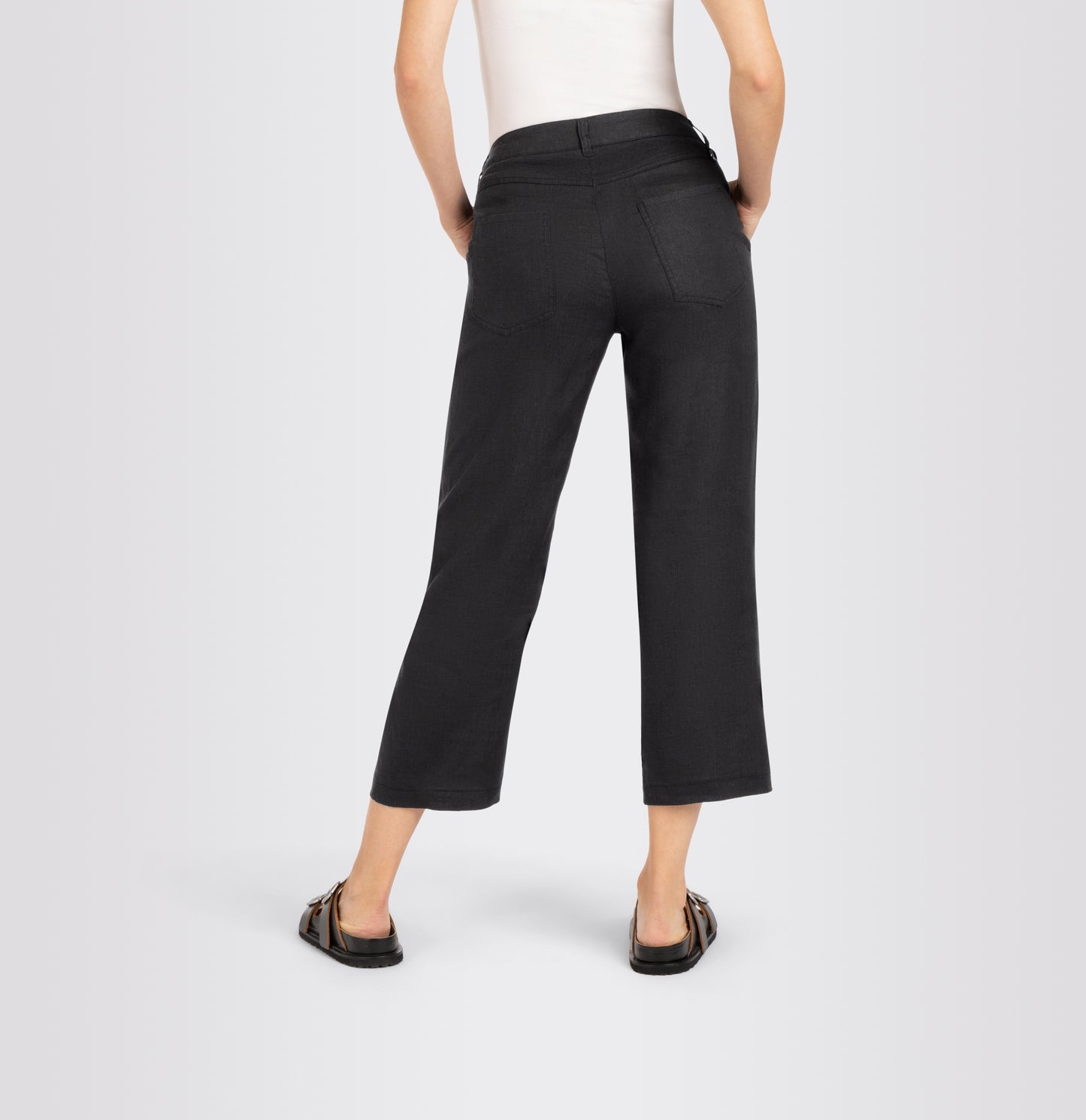 NORA cropped black