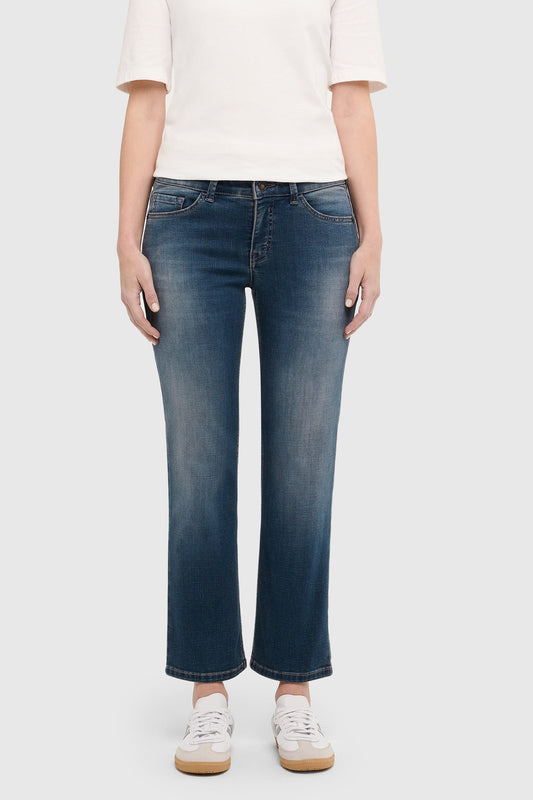 CARRIE STRAIGHT D598
