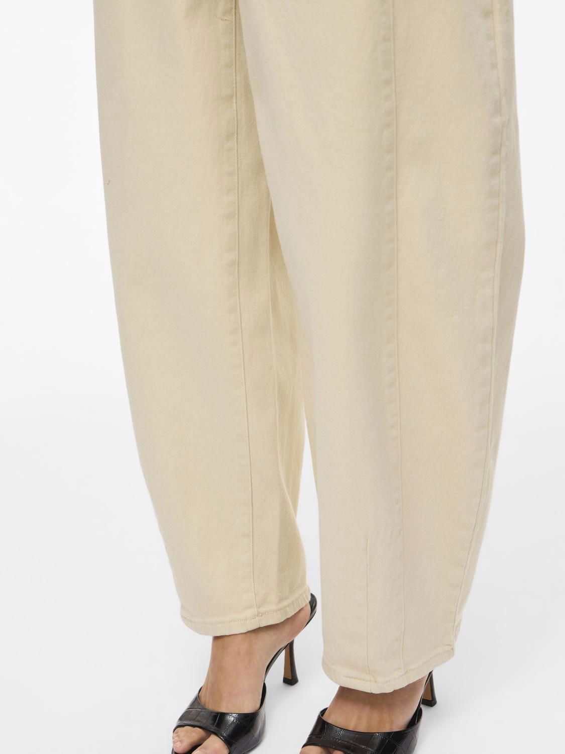 Vichia Hw Barrel Jeans