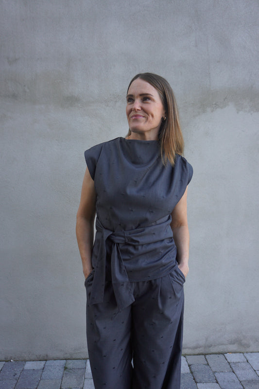 SagaCC Pleat top mid grey