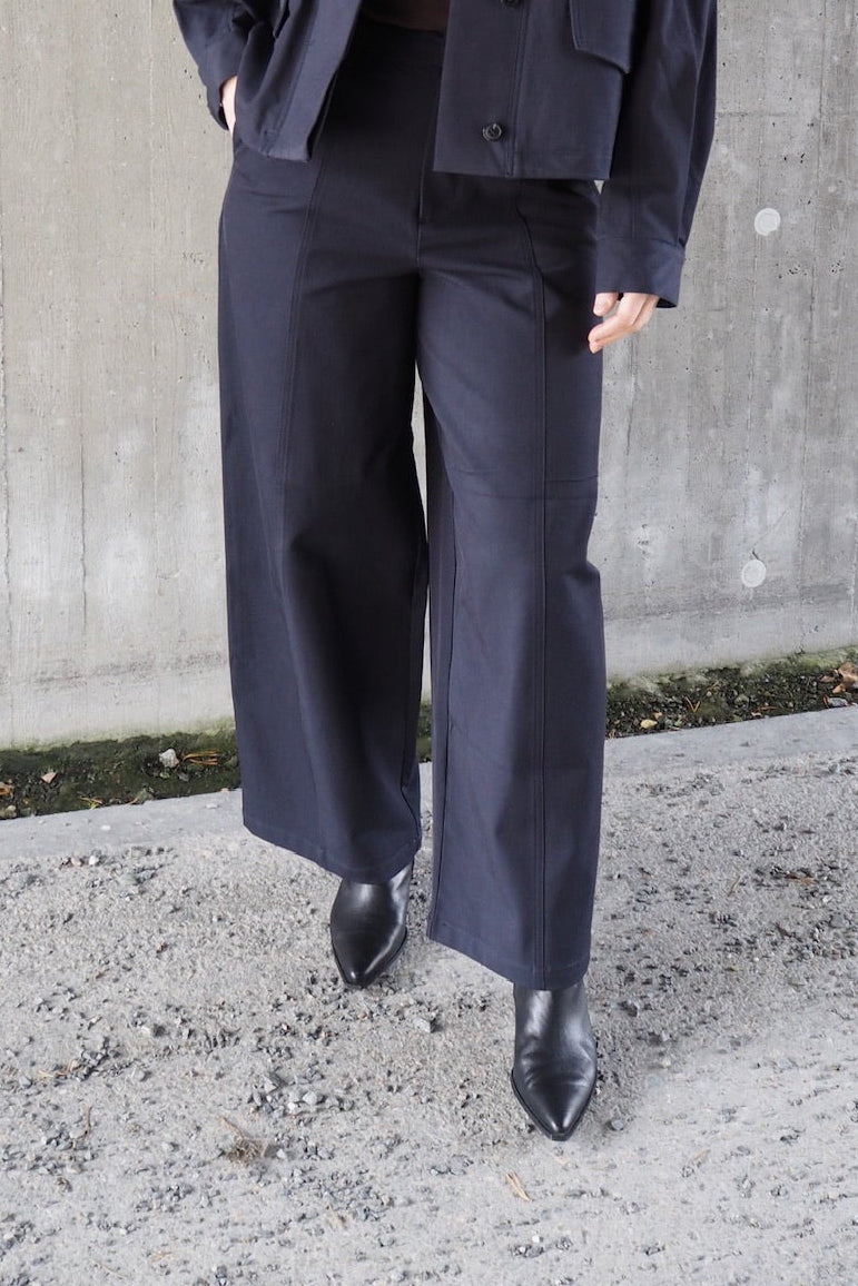 Demicc Barrel Pant