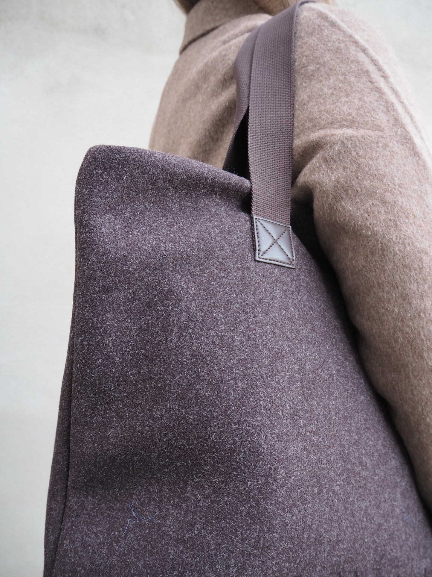 DAY WOOLEN  BAG