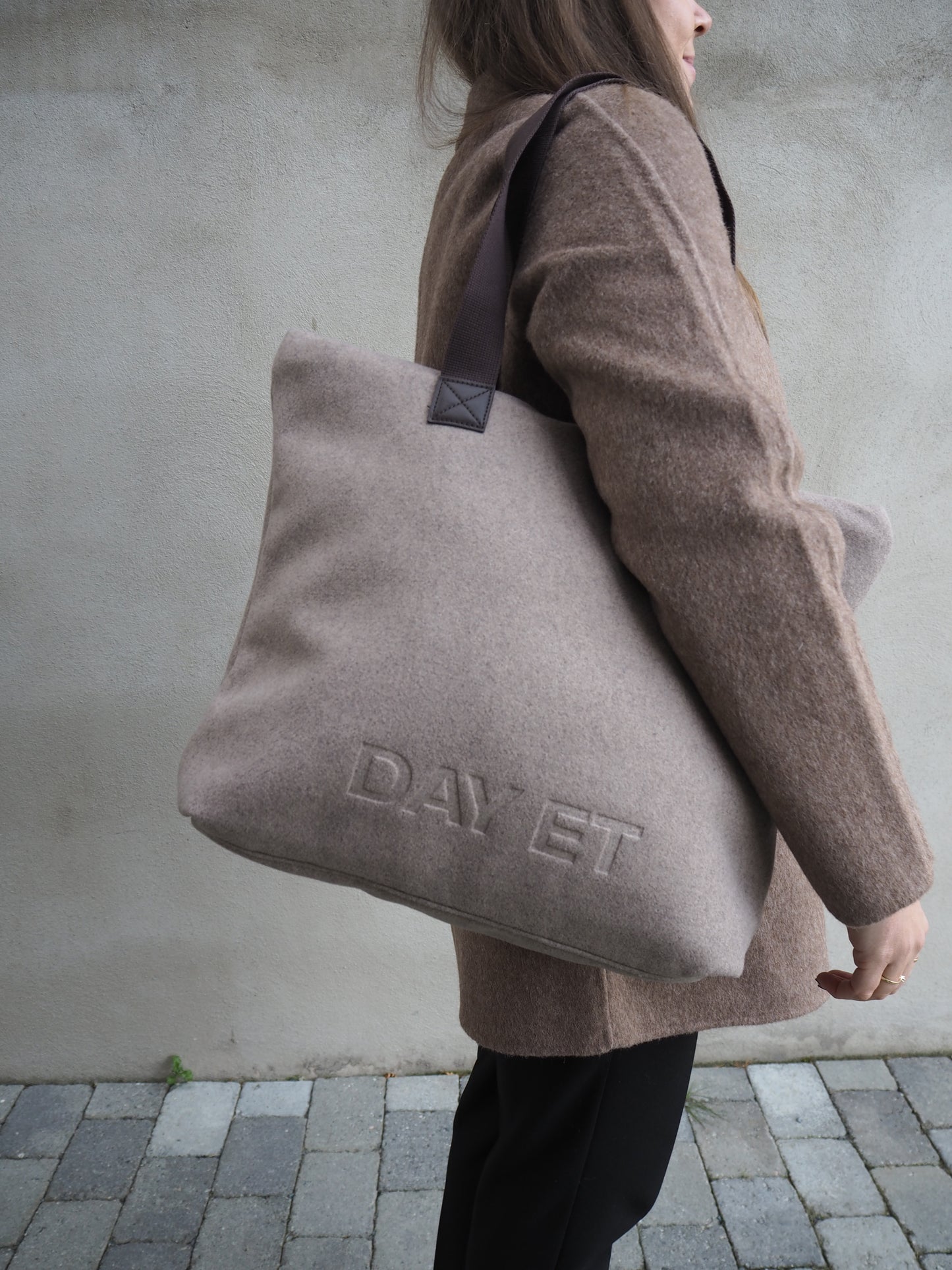 DAY WOOLEN  BAG