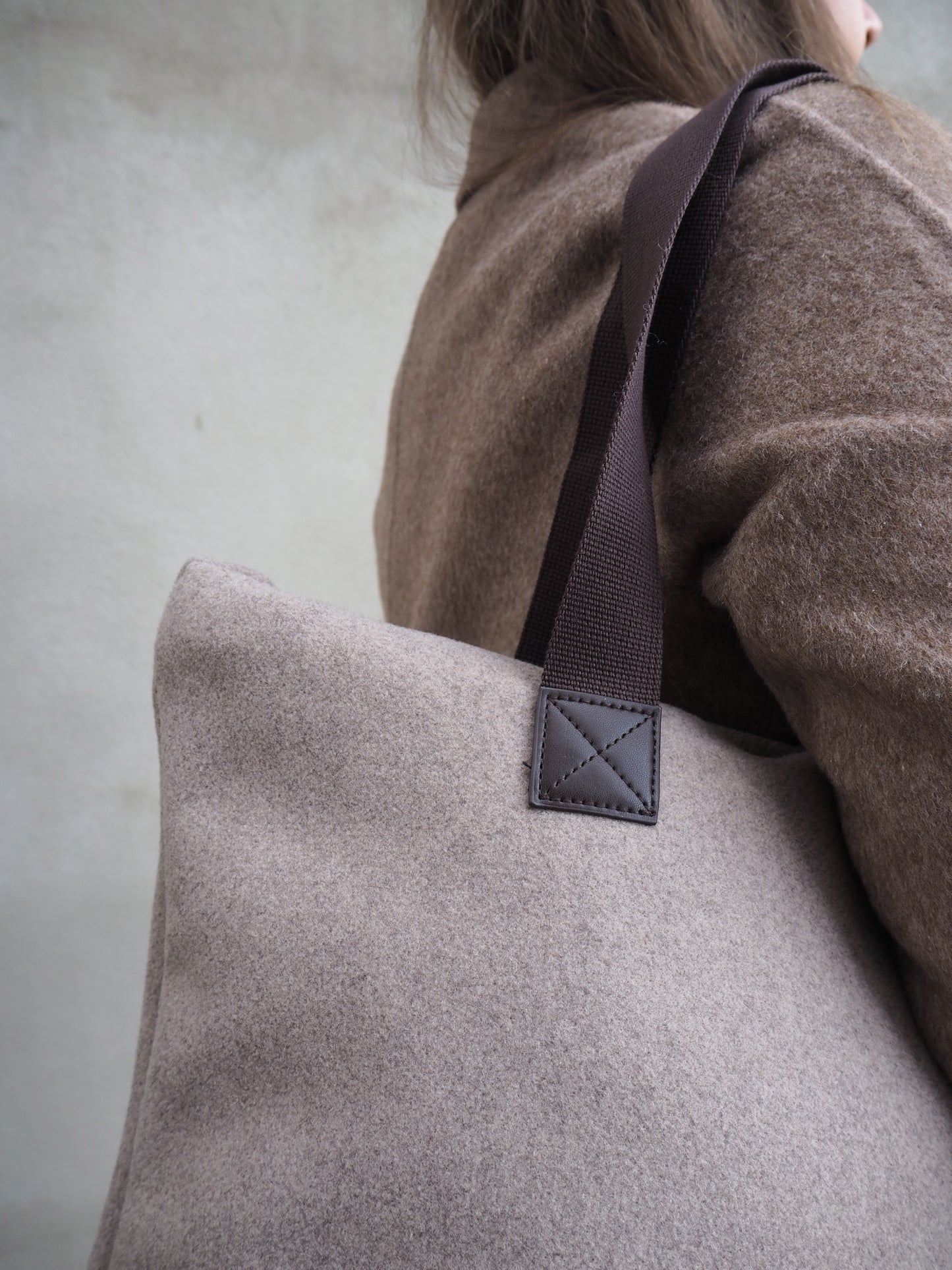 DAY WOOLEN  BAG