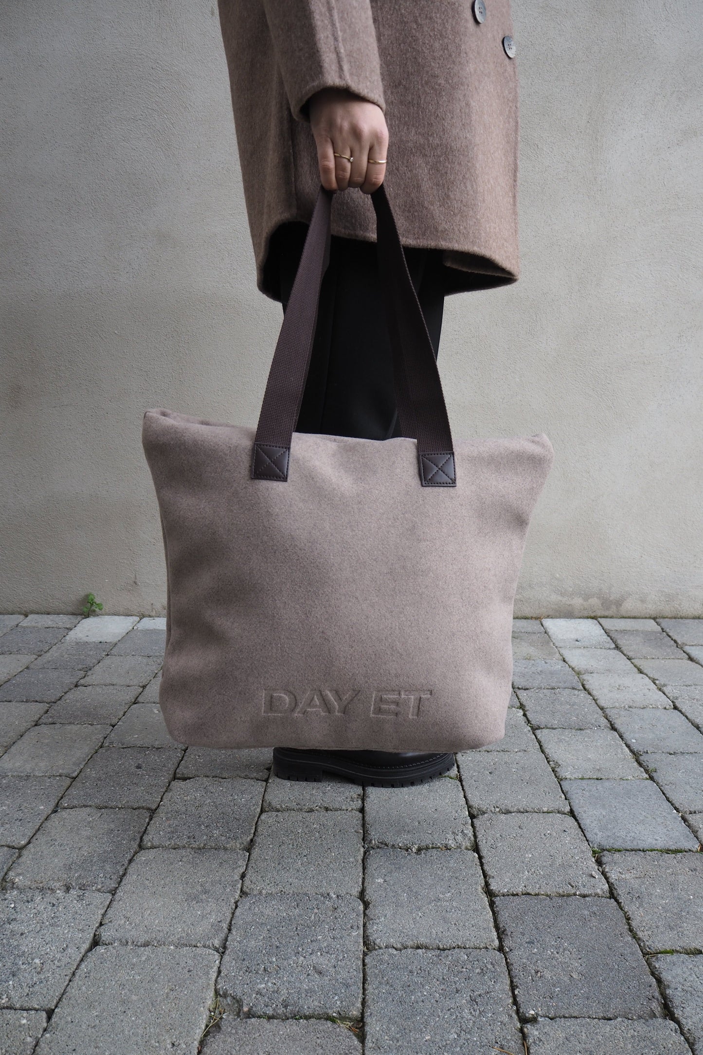 DAY WOOLEN  BAG
