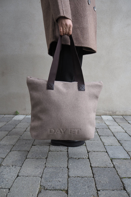 DAY WOOLEN  BAG
