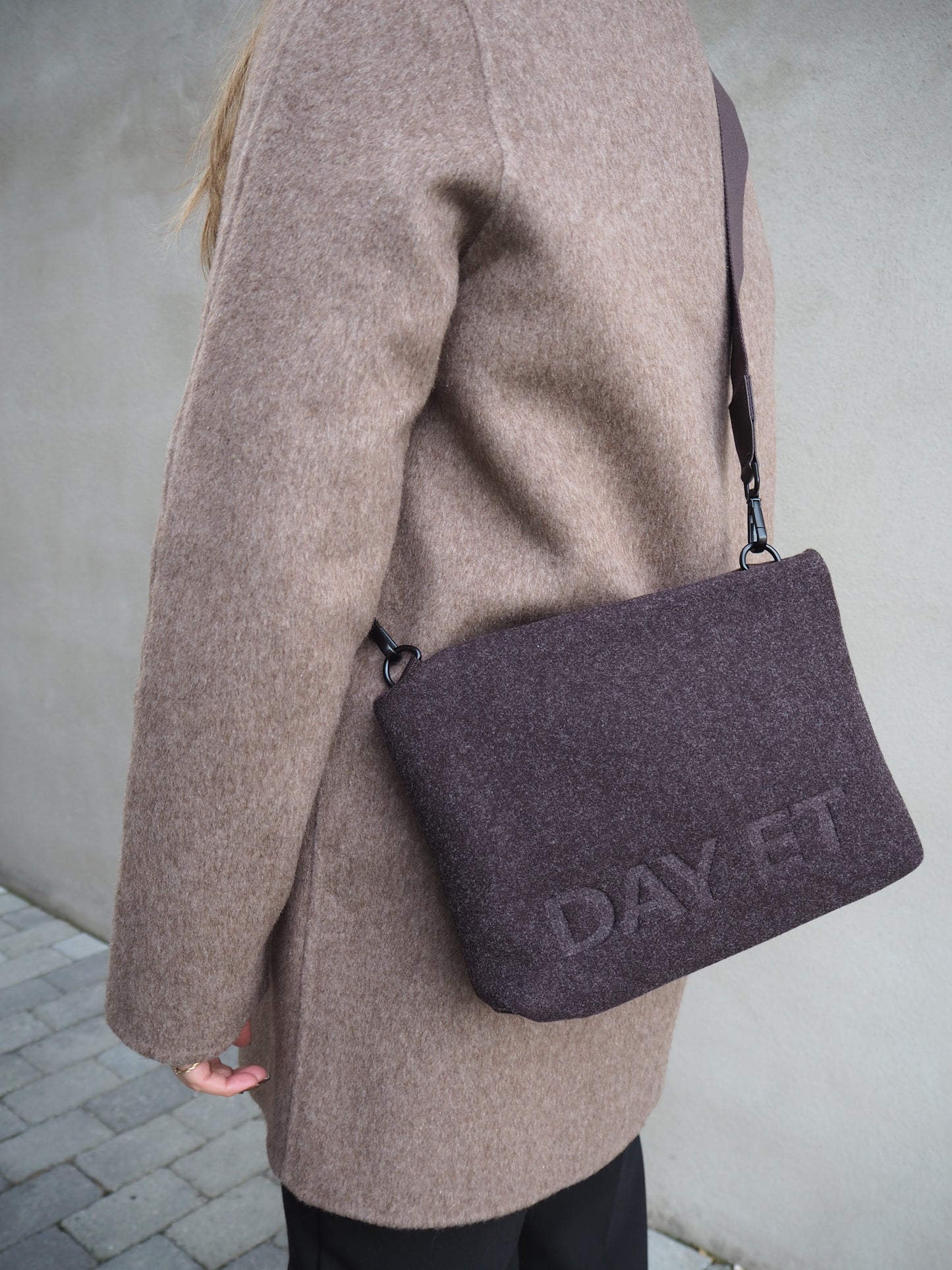 DAY WOOLEN CB POUCHY