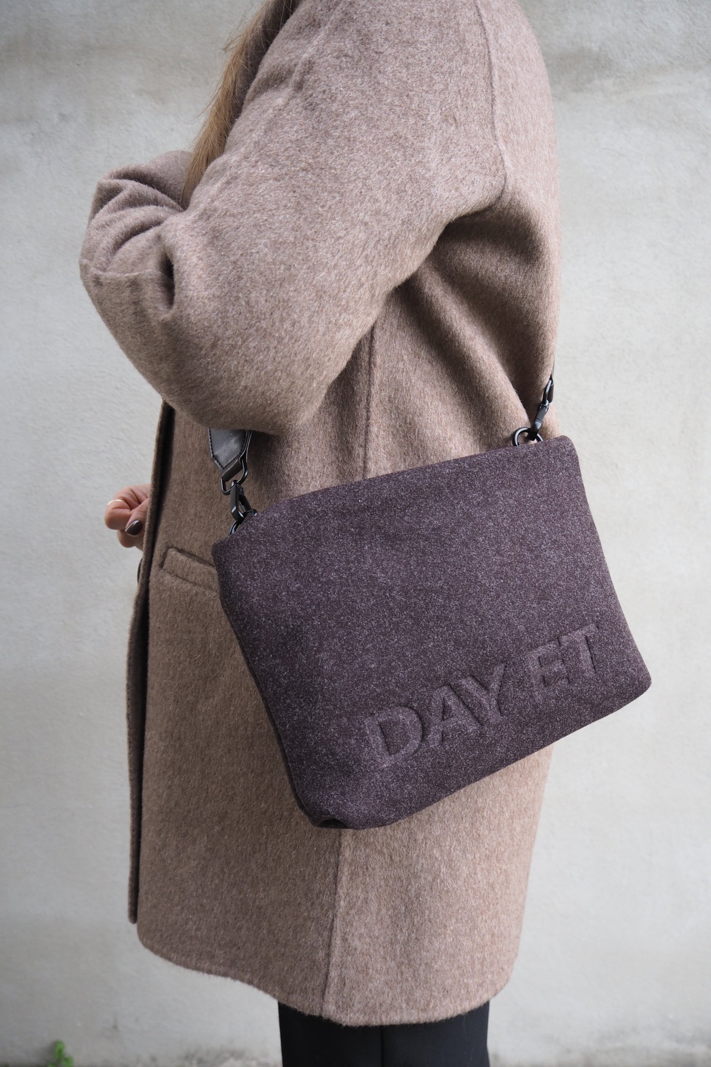 DAY WOOLEN CB POUCHY