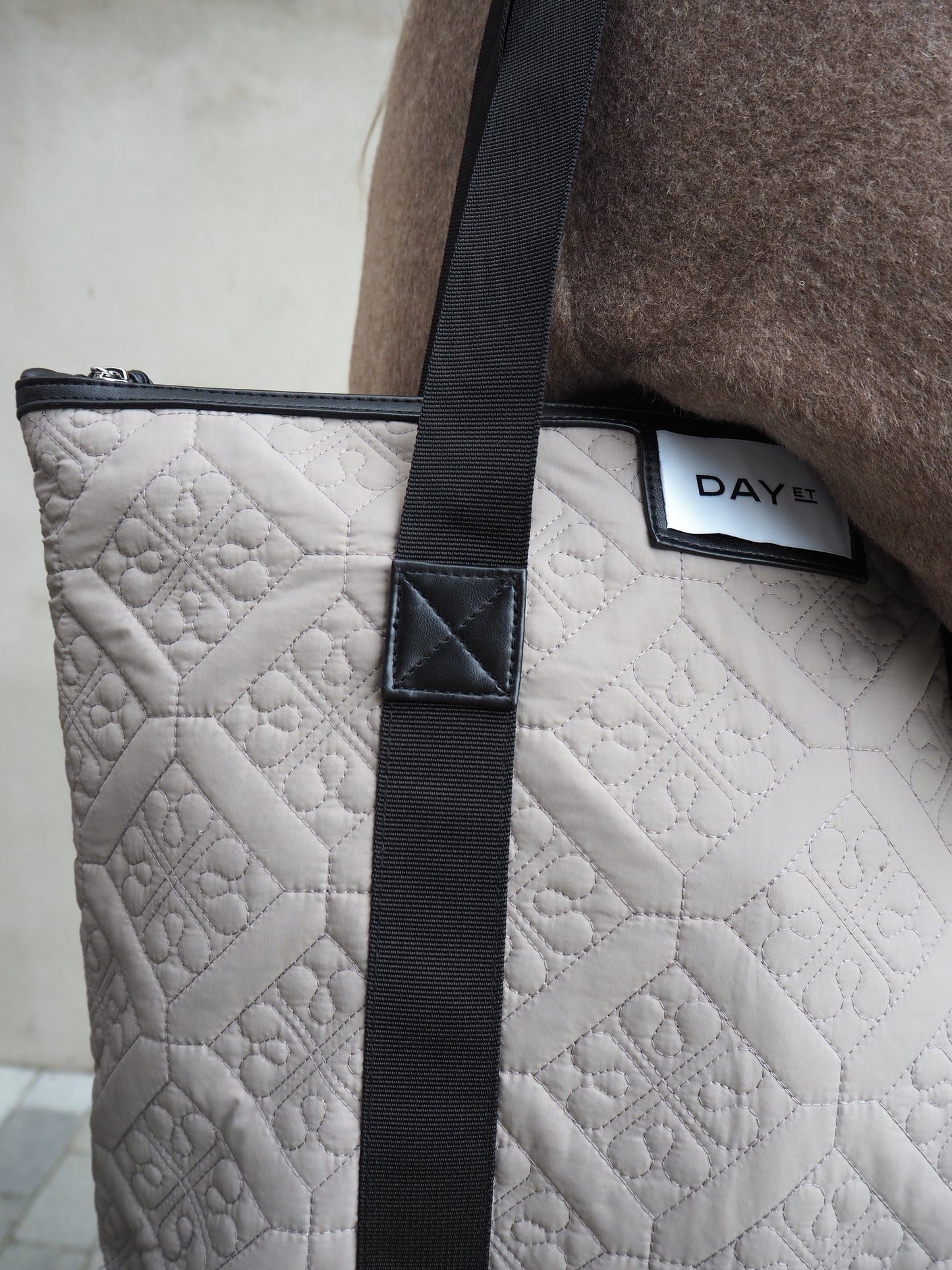 Day Gweneth RE-Q Flotile Bag M