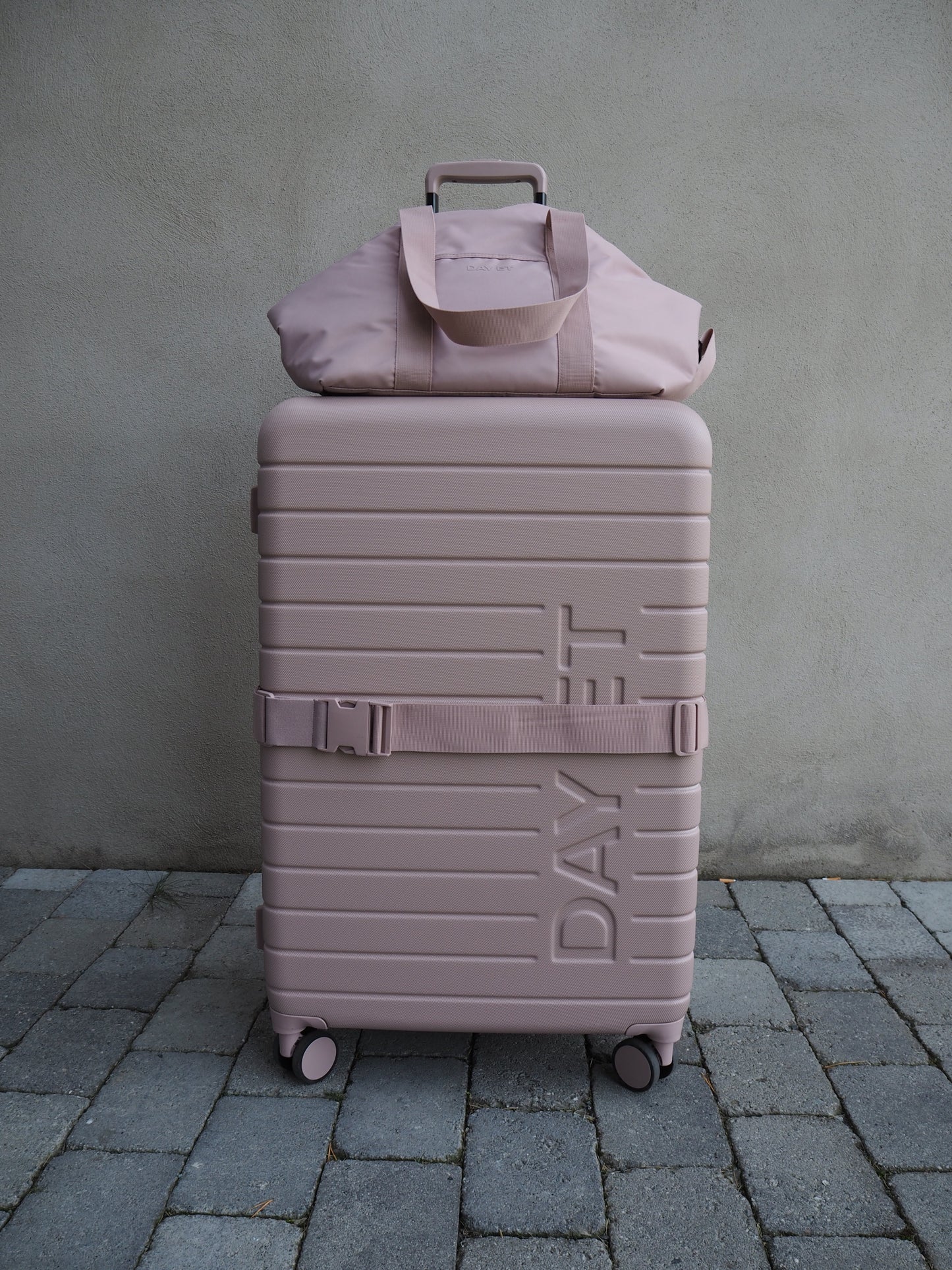 DAY TONAL 28" SUITCASE
