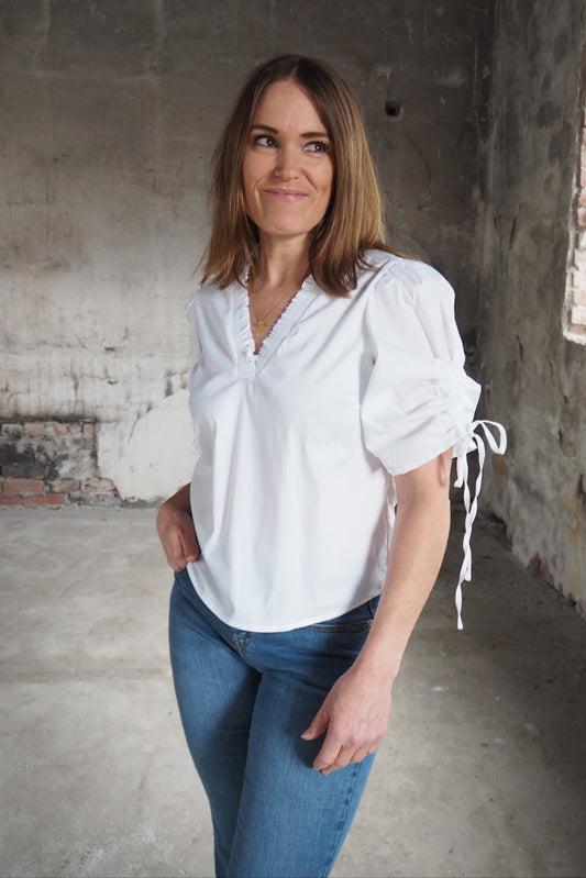 Sanna SS Puff V-Blouse