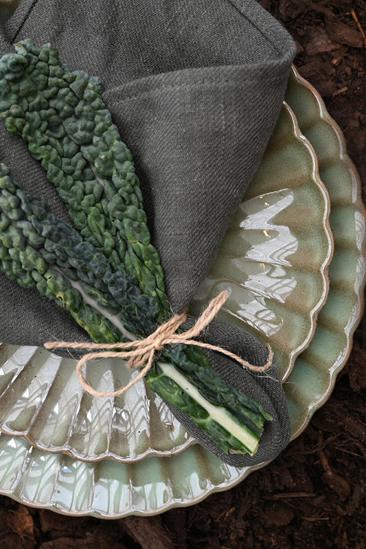 Plate Joy Grass