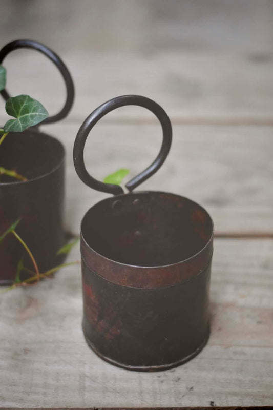 Vintage potte i metall for vegg